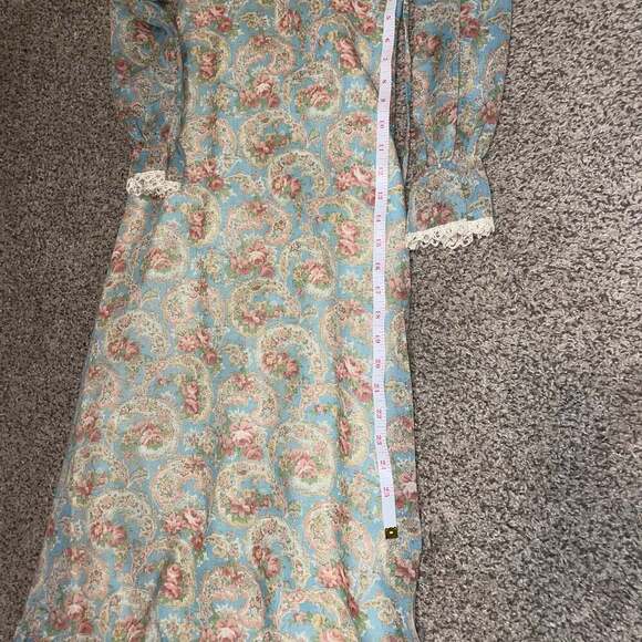 Vintage 1970s Gunne style Romantic Dress with Victorian Floral Print - Picture 5 of 6